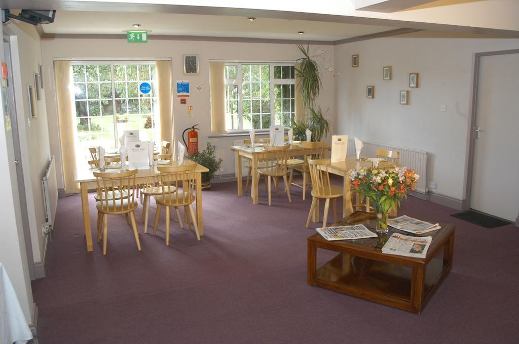 Furnival Lodge Slough Eksteriør billede